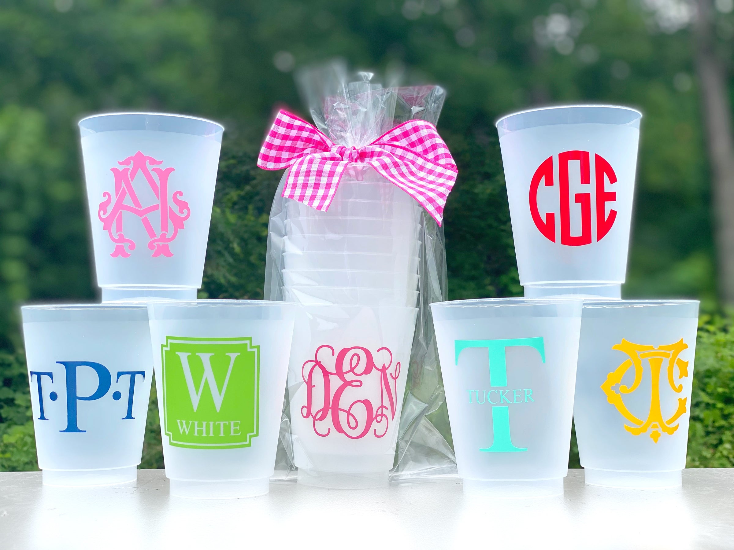 Fancy Plastic Party Cups, 16 oz Frosted Cups